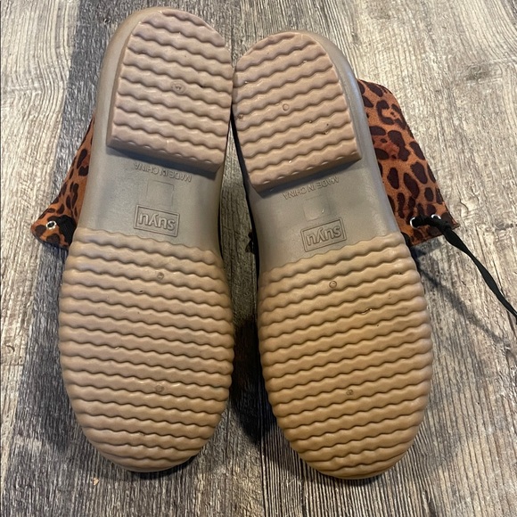 Leopard Print Duck Boots - Picture 5 of 7